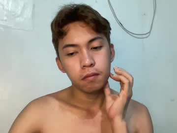 yourcummer_april sur Chaturbate