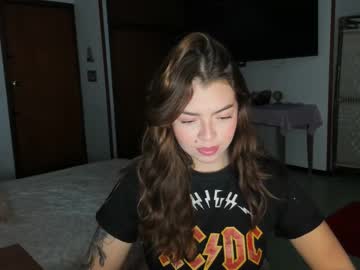 lucybel__ 在 Chaturbate 的直播截图 5