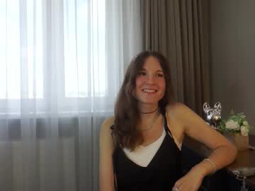 neliastoute 在 Chaturbate 的直播截图 1